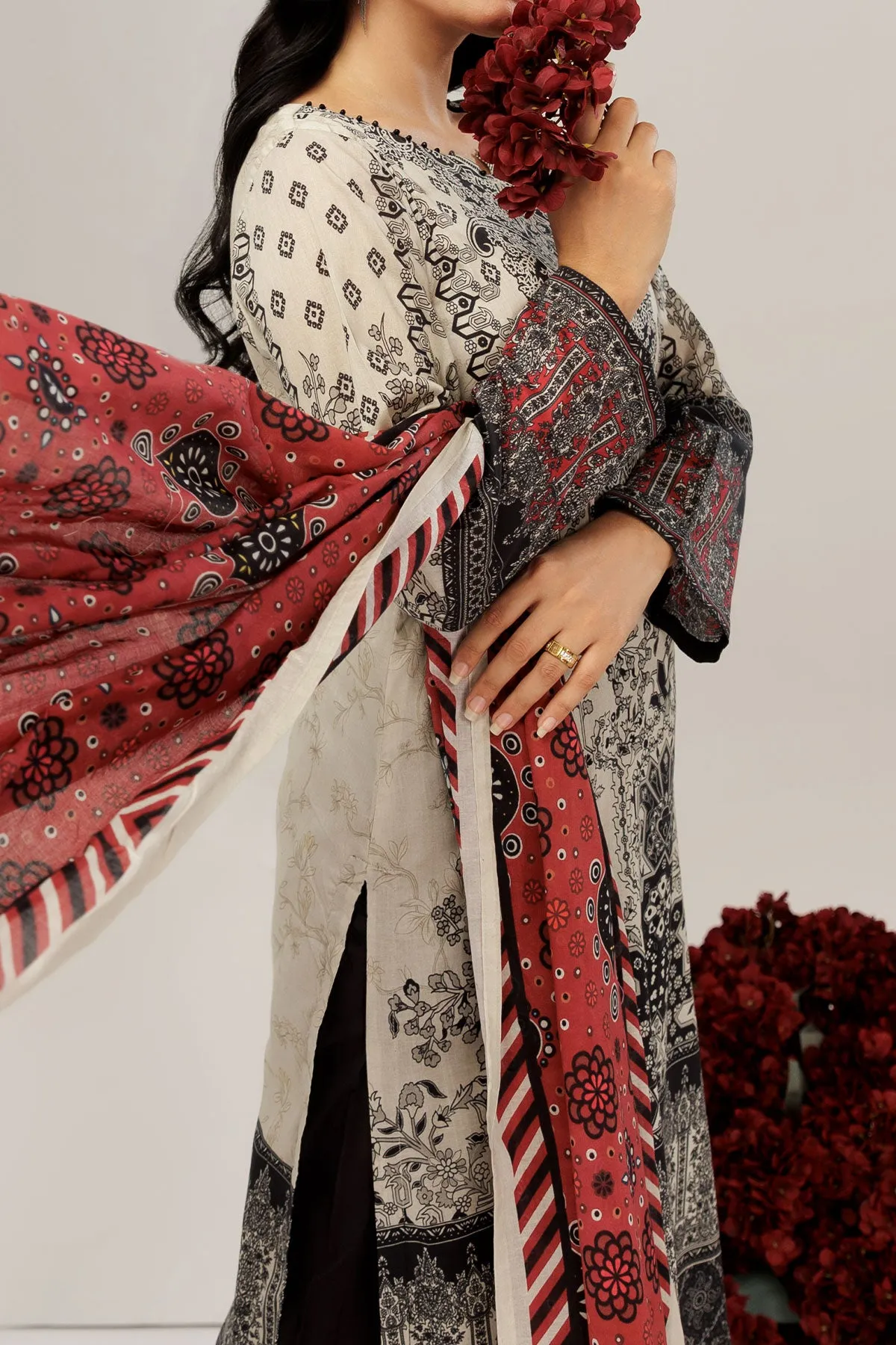 3 PIECE UNSTITCHED LAWN | UN-DPC-353