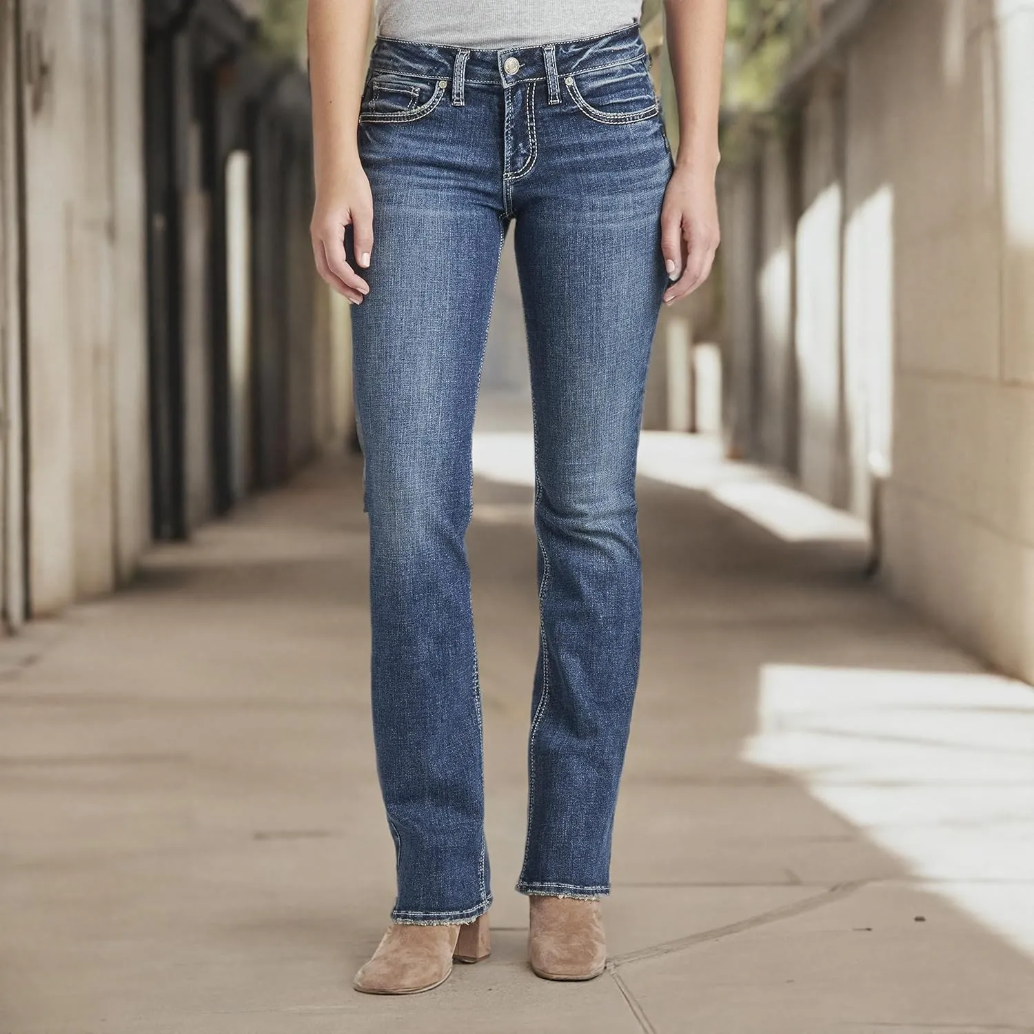 Silver Jeans Co. Women's Britt Low Rise Curvy Fit Slim Bootcut Jeans